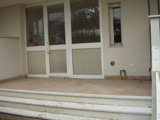 porta ingresso e balcone